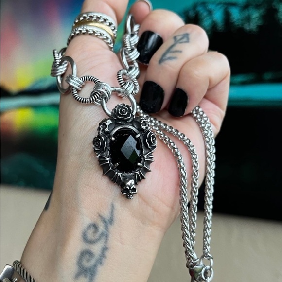 stainless steel necklace double wheat chain onyx stone rose & skull charm - Picture 10 of 13